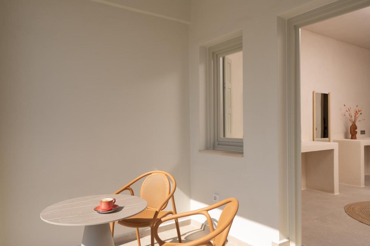 Acanthus Oia-Private Hot Tub Suites Bagian luar foto