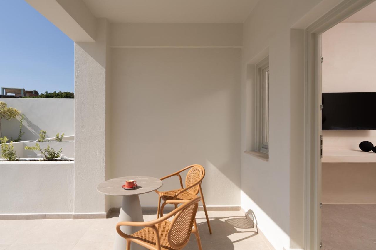 Acanthus Oia-Private Hot Tub Suites Bagian luar foto
